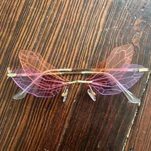 Dragonfly wing sunglasses